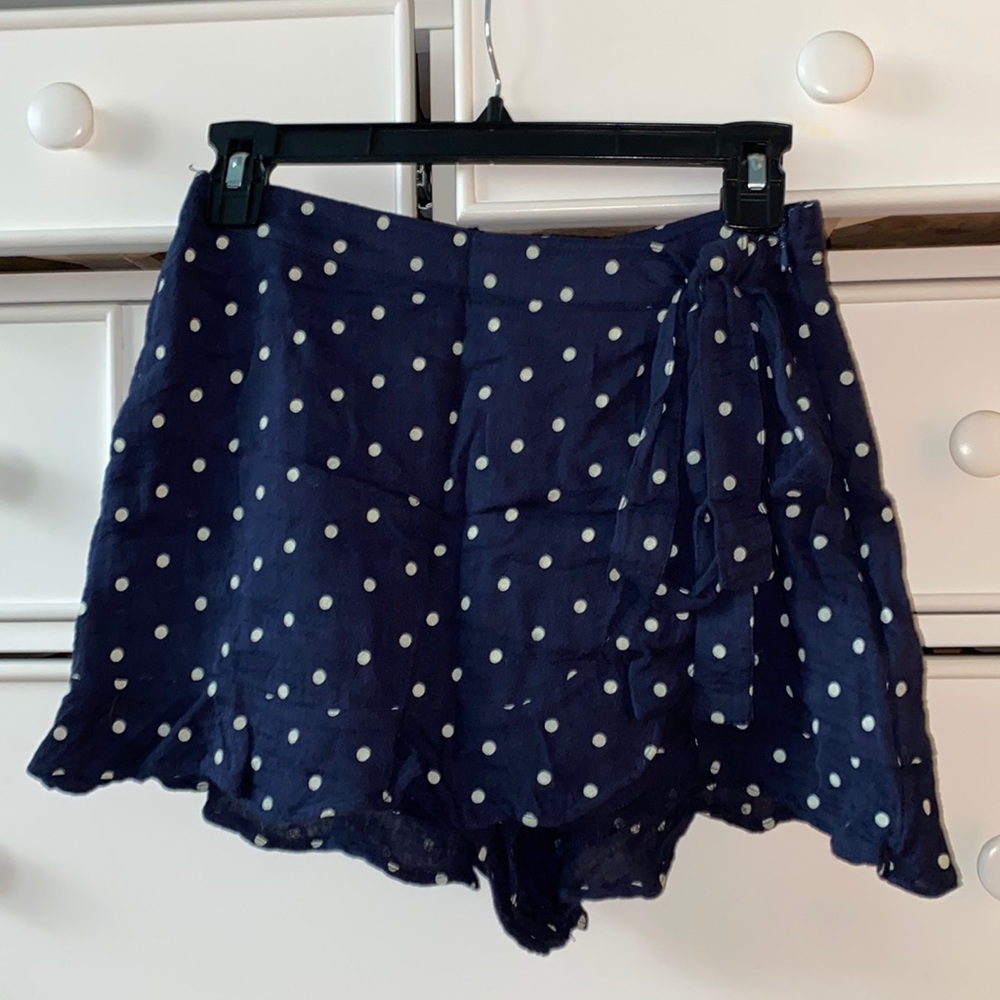Navy skort with bow